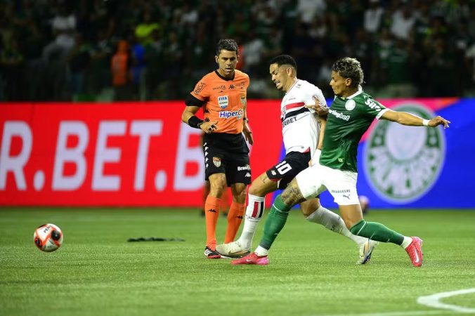 Luciano se revolta com pênalti para o Palmeiras: &